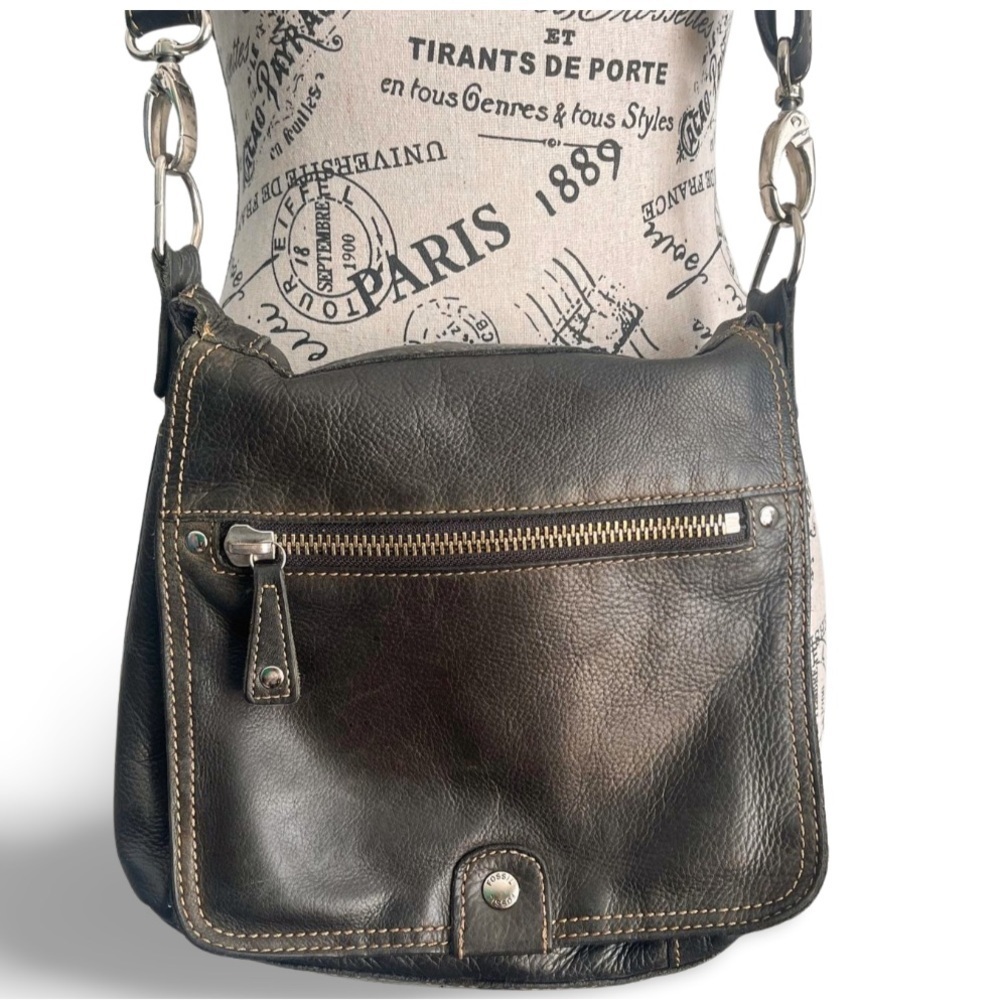 Fossil Black Leather Crossbody Bag Front Zip Pocket Unisex Y2K Messenger - Picture 2 of 5